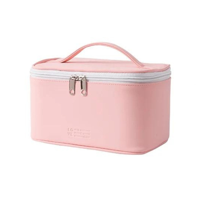 trousse de toilette et maquillage femme